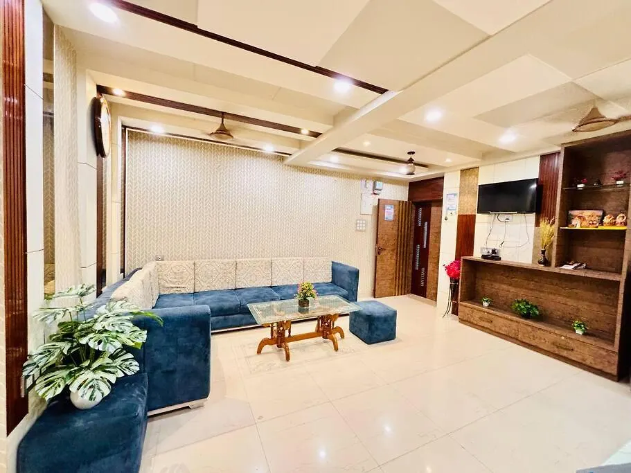 Aura Stays-Stay With Comfort Waranasi